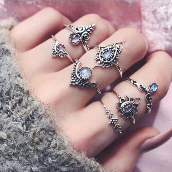 Jewelry - NEW 7pc multi styles ring set